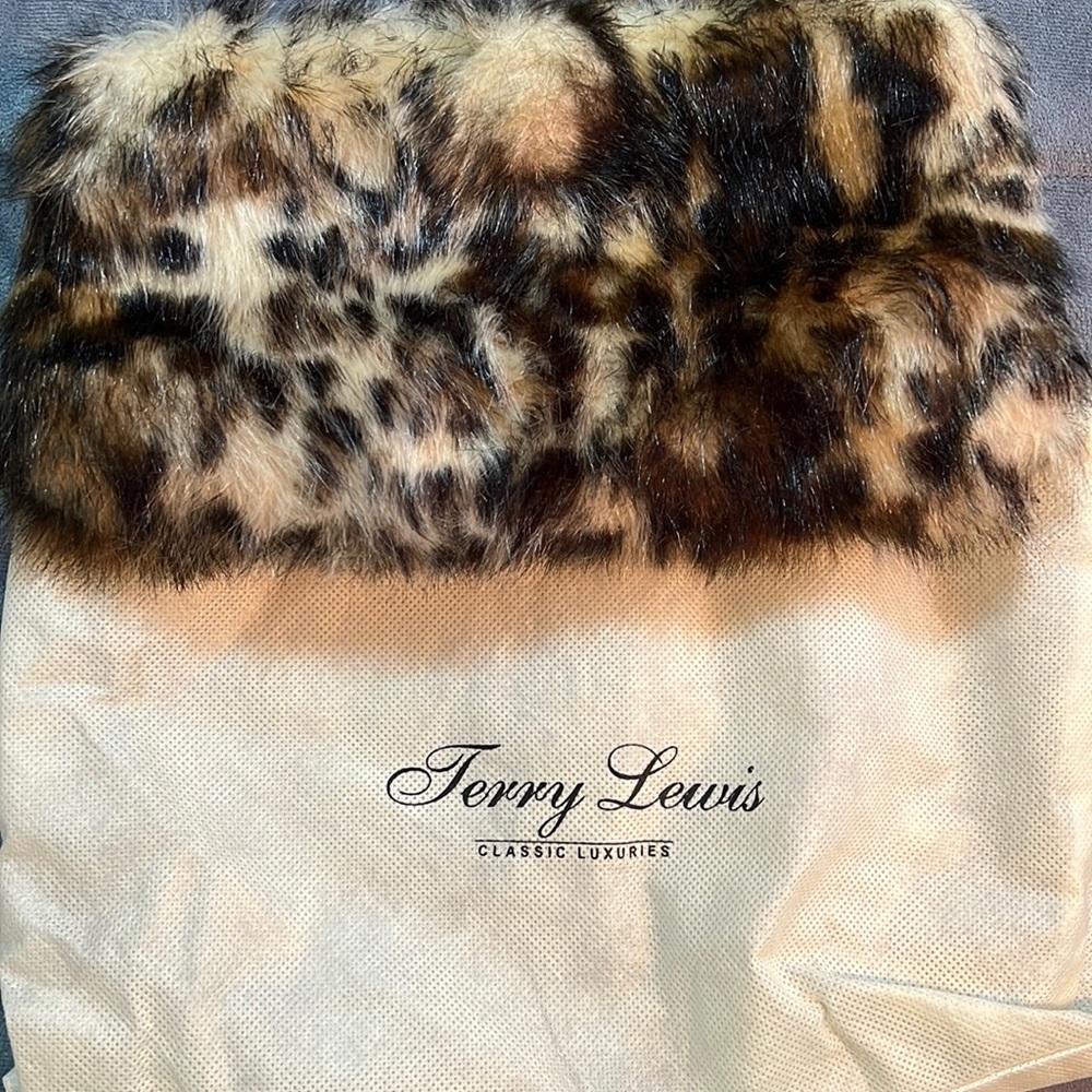 Leopard Faux Fur Clutch with shoulder strap